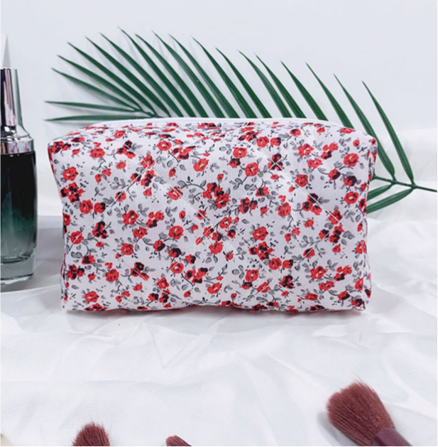 Cottagecore Quilted Floral Zip Makeup Bag - Red