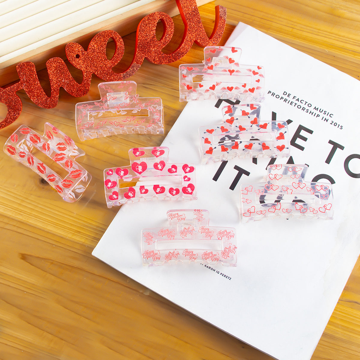 Clear Rectangle Hair Claw With Heart Print - view 1