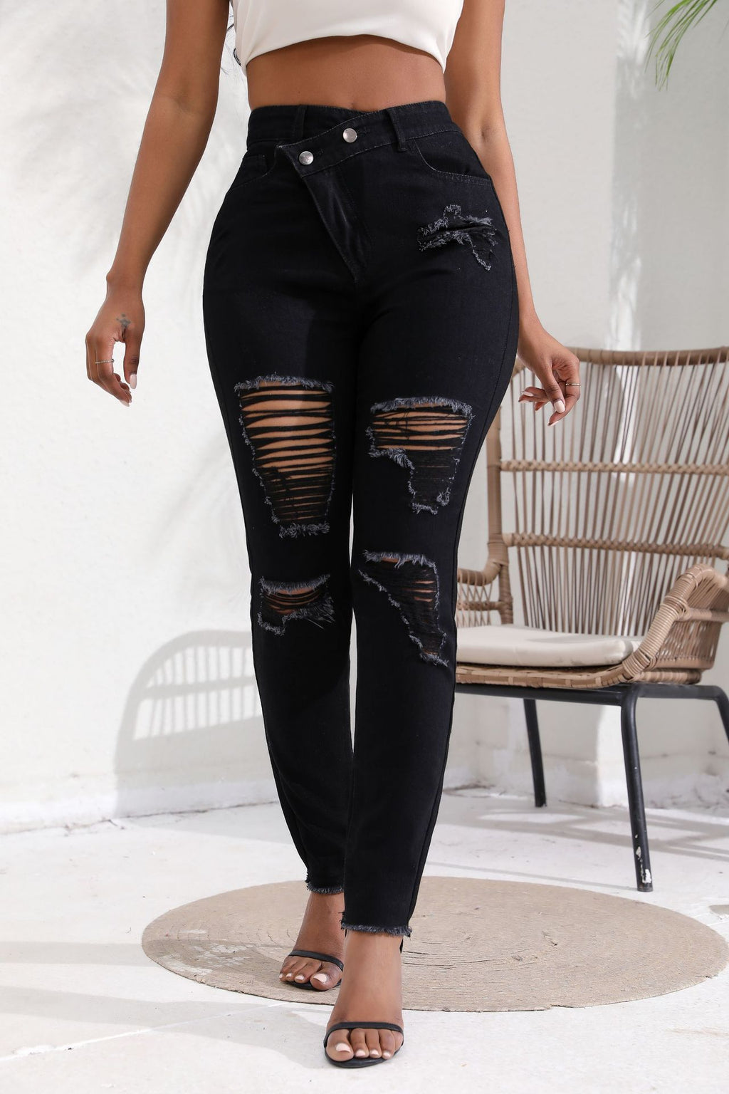 Asymmetric Crossover Waist Ripped Skinny Jeans - Black