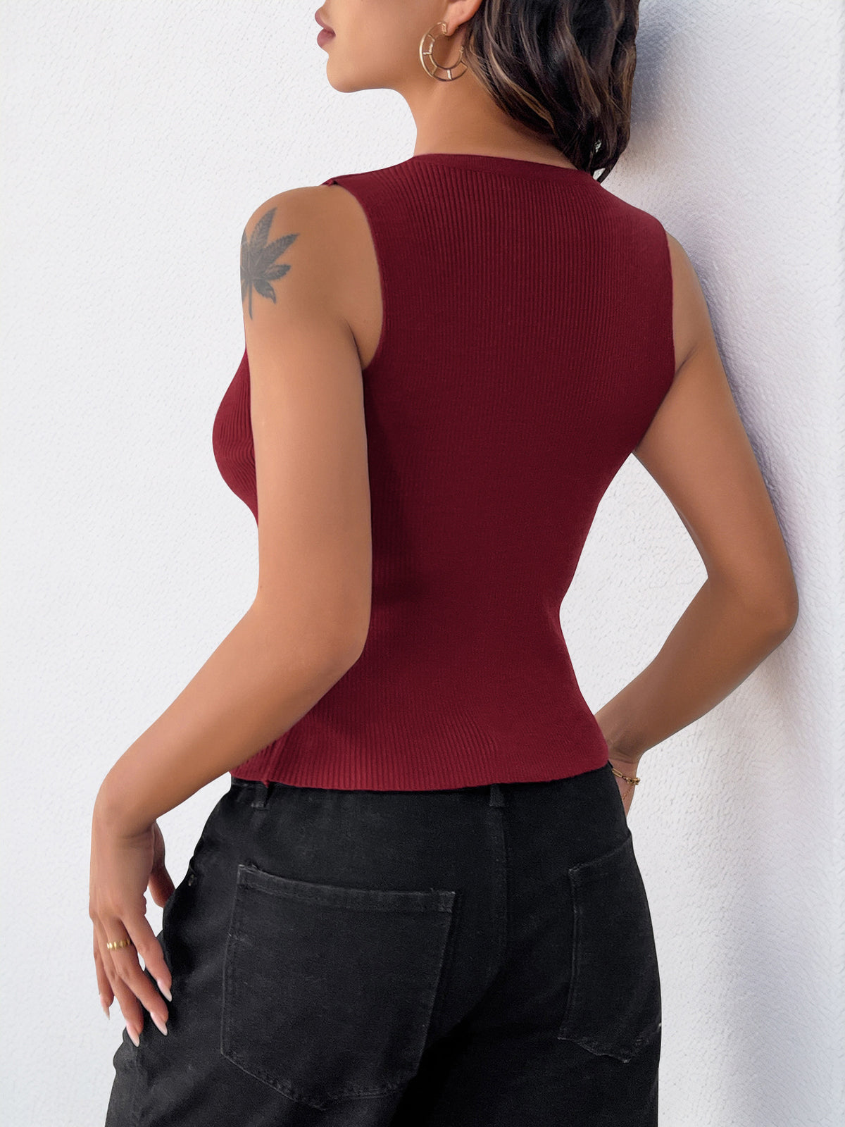 Ribbed Knot Button Cut Out Tank Top - Red - 2
