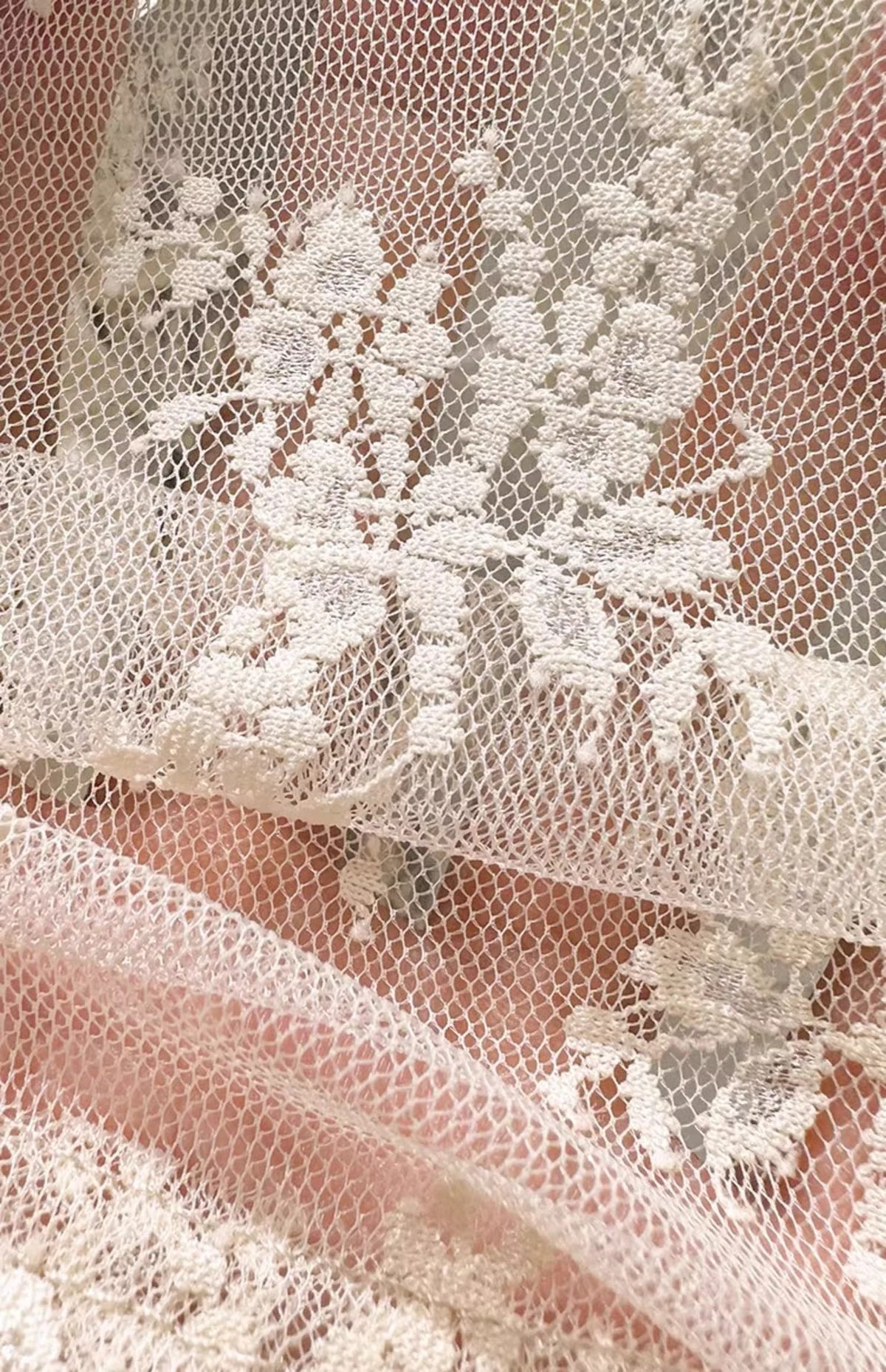 Delicate Floral Lace Scalloped Tank Top - Beige - 4