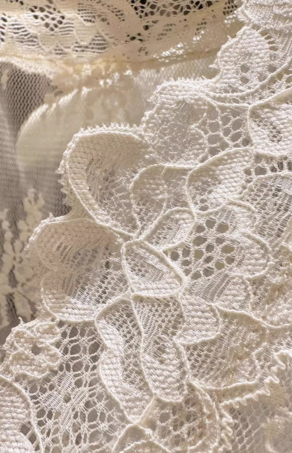 Delicate Floral Lace Scalloped Tank Top - Beige - 7
