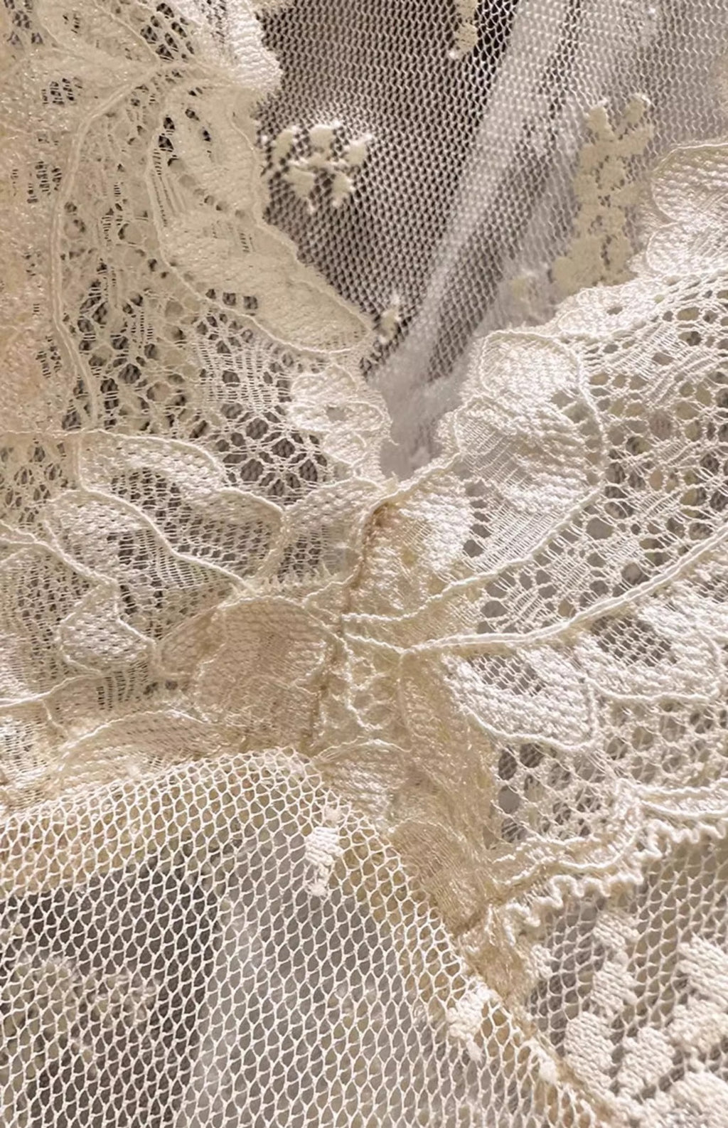 Delicate Floral Lace Scalloped Tank Top - Beige - 8