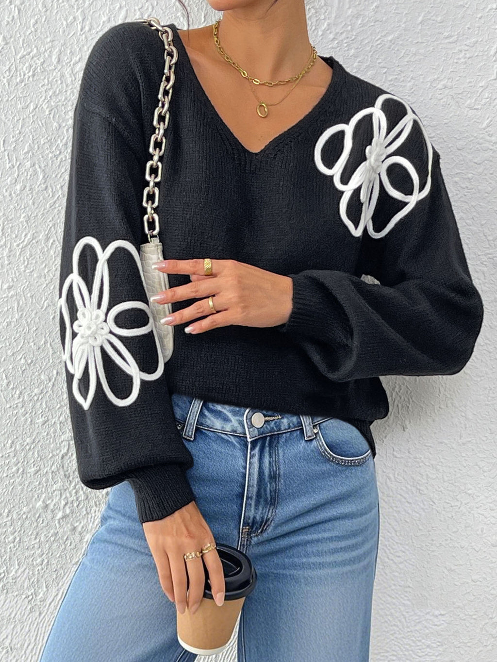 Outline Flower Embroidery V Neck Sweater - Black - 1