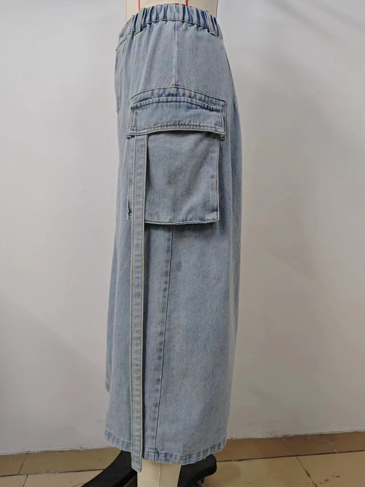 Denim Cargo Midi Skirt With Front Split - Light blue - 5