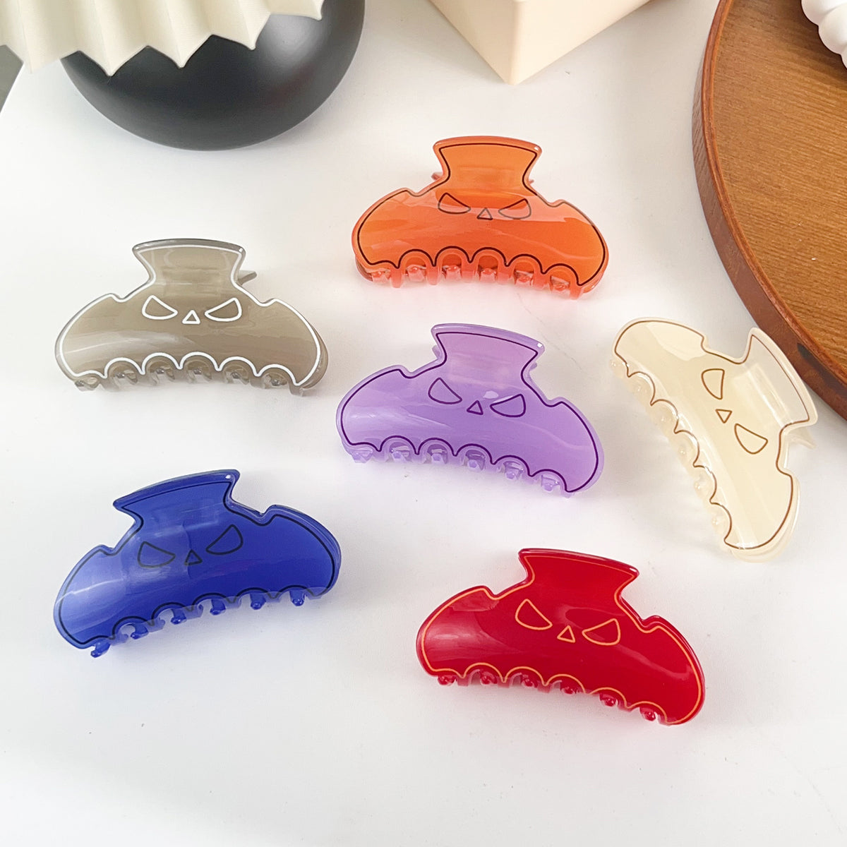 Translucent Hair Claw Clip With Carved Grin
