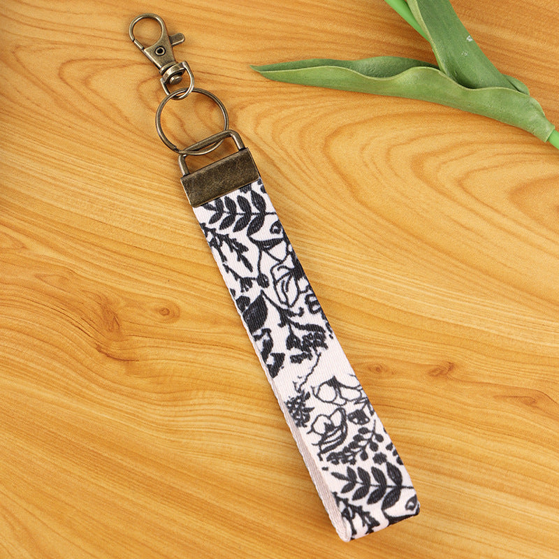 Daisy Print Wristlet Key Fob - Leaves