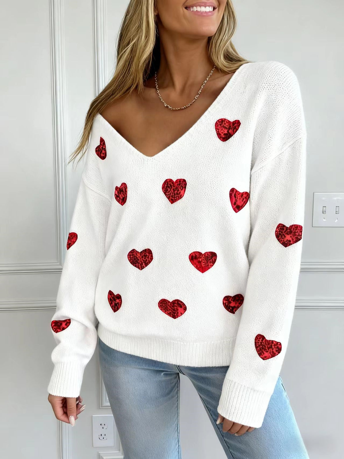 Sequin Heart V-Neck Pullover Sweater - White