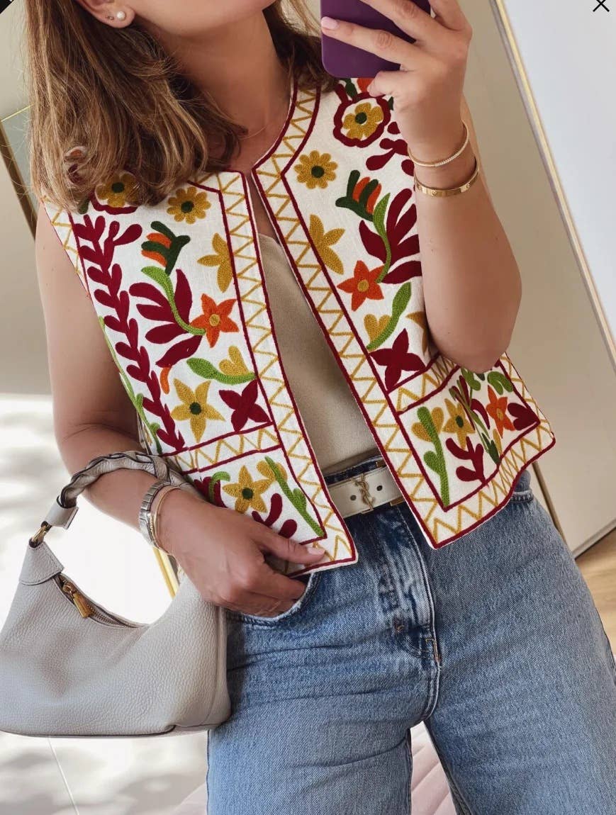 Floral Embroidered Sleeveless Cropped Cardigan