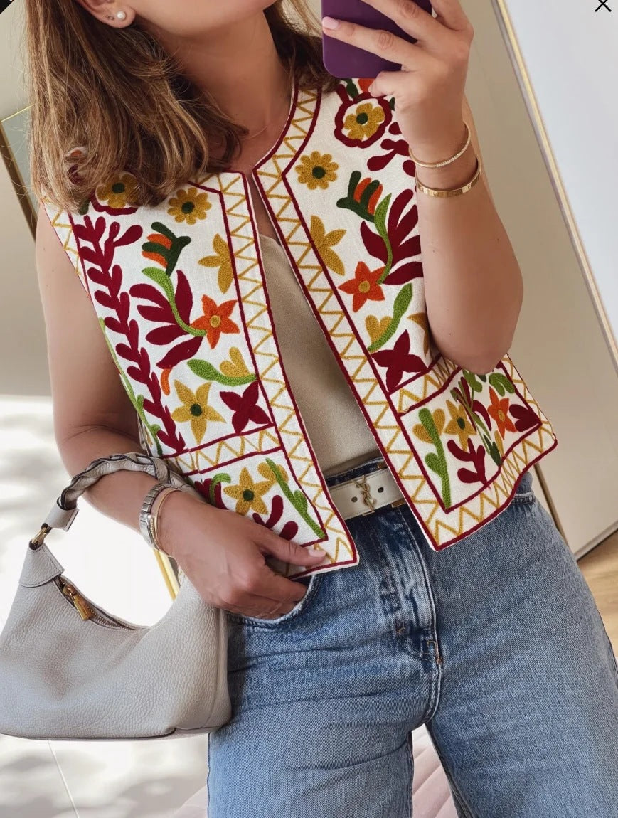 Floral Embroidered Sleeveless Cropped Cardigan - view 1