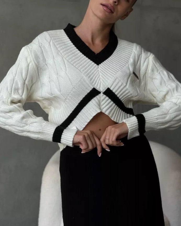Contrast Trim Cropped Cable Knit Sweater - White