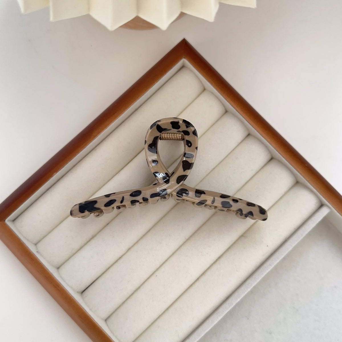 Matte Leopard Bow and Bar Hair Claw - NO10