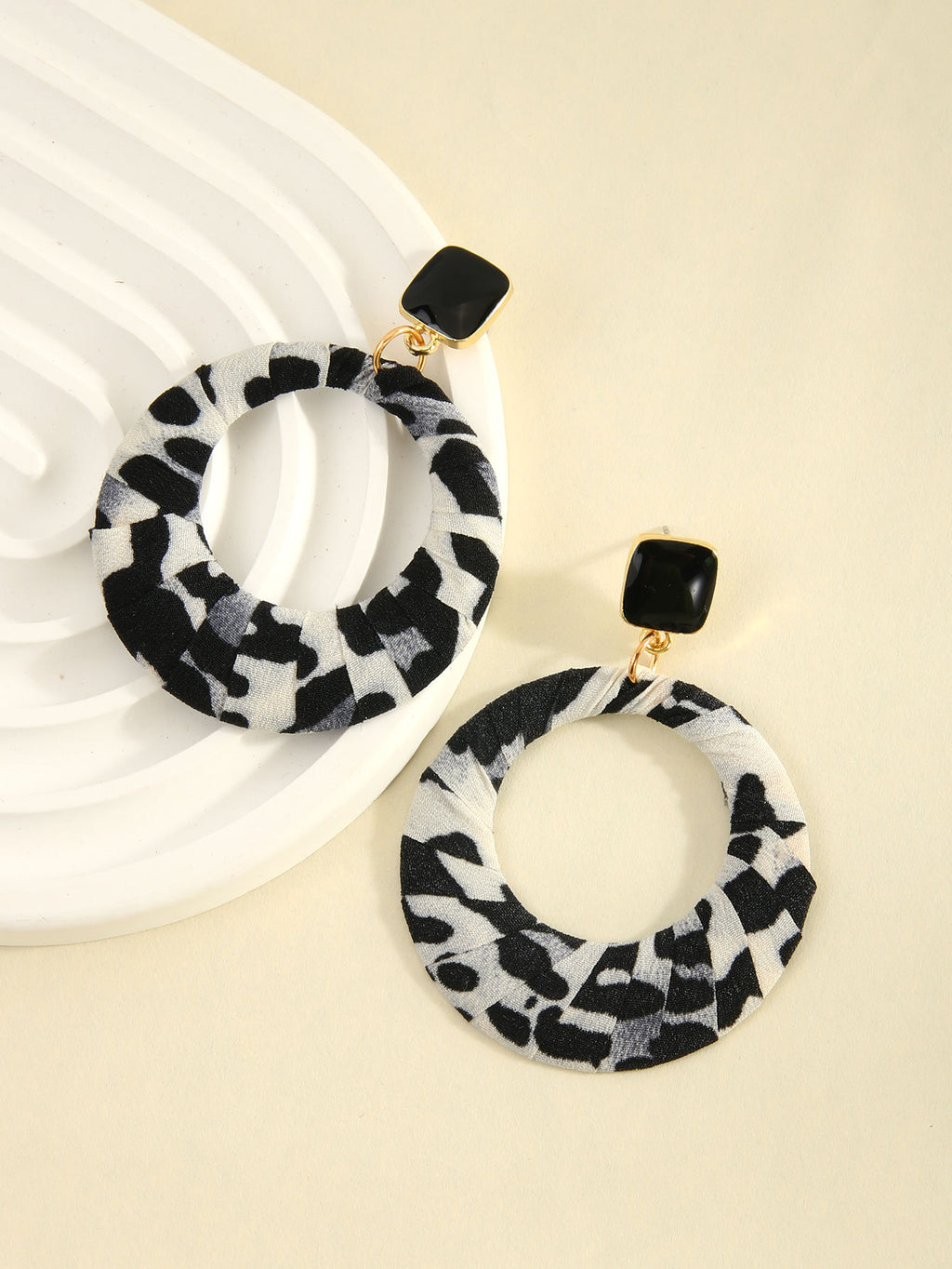 Leopard Print Circle Drop Hoop Earrings - White