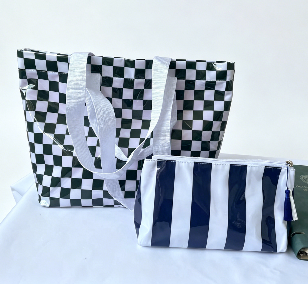 Waterproof PVC Beach Tote With Matching Pouch - CGreen