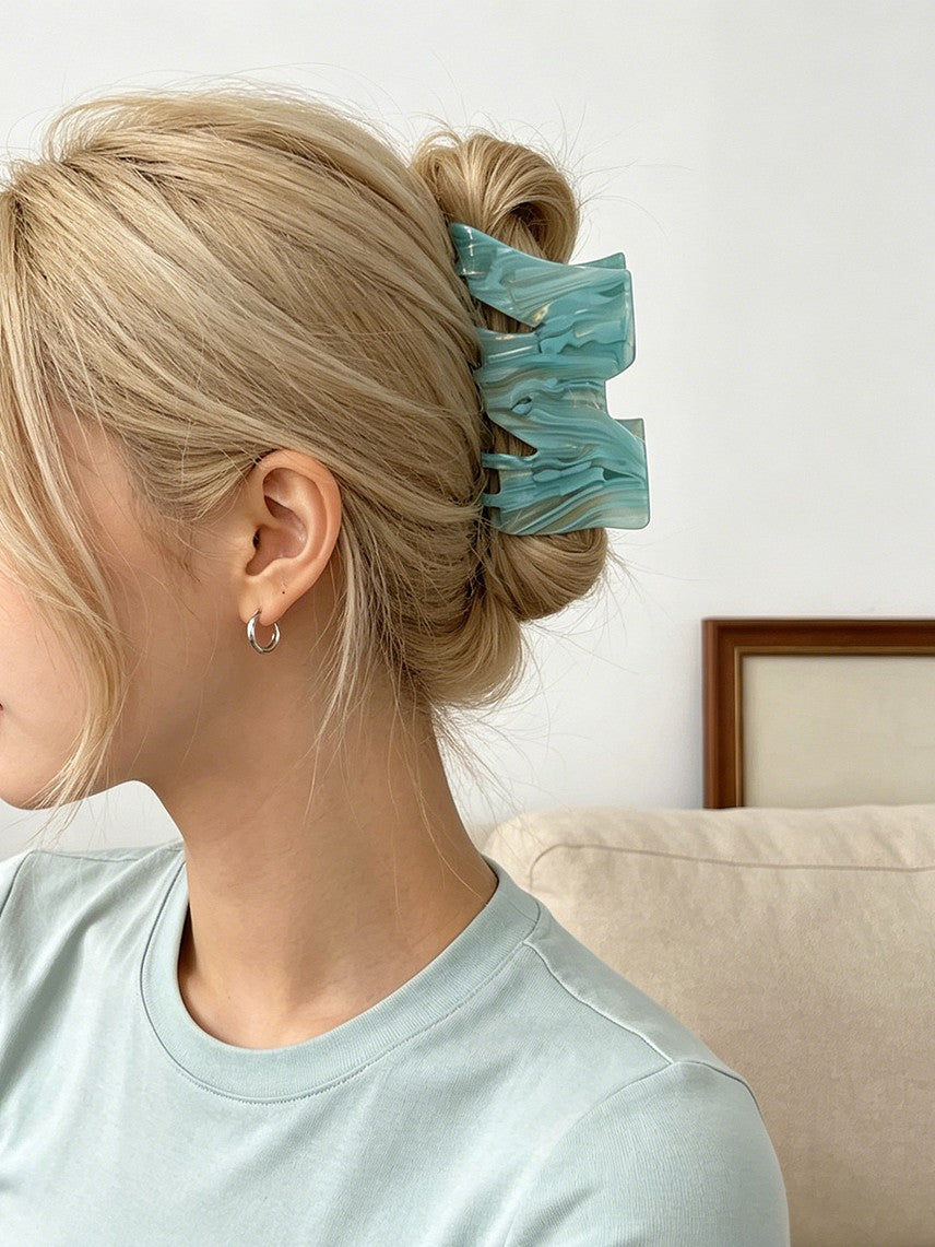 Oversized Swirl Pattern Hair Claw Clip - view 3