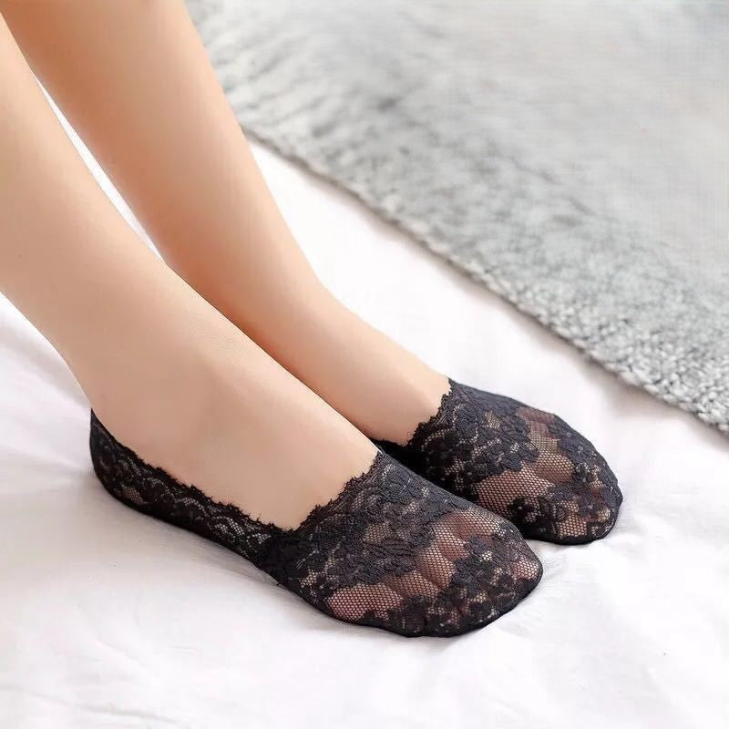 Lace Trim No Show Liner Socks - black