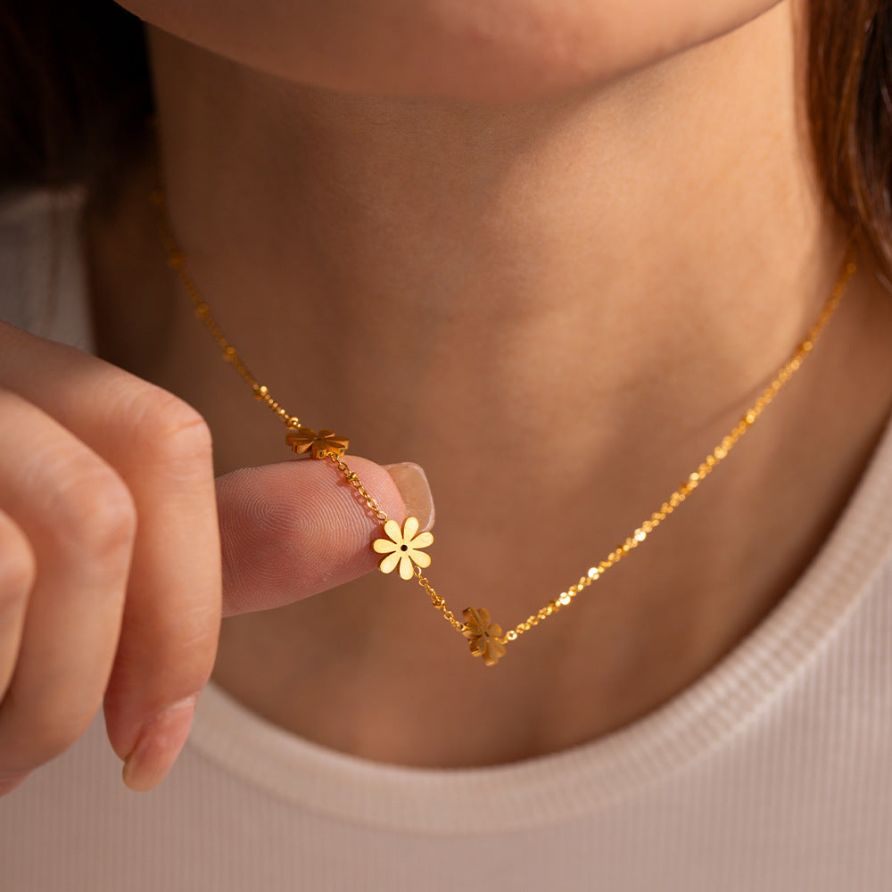 Daisy Flower Station Chain Necklace - Gold - 1