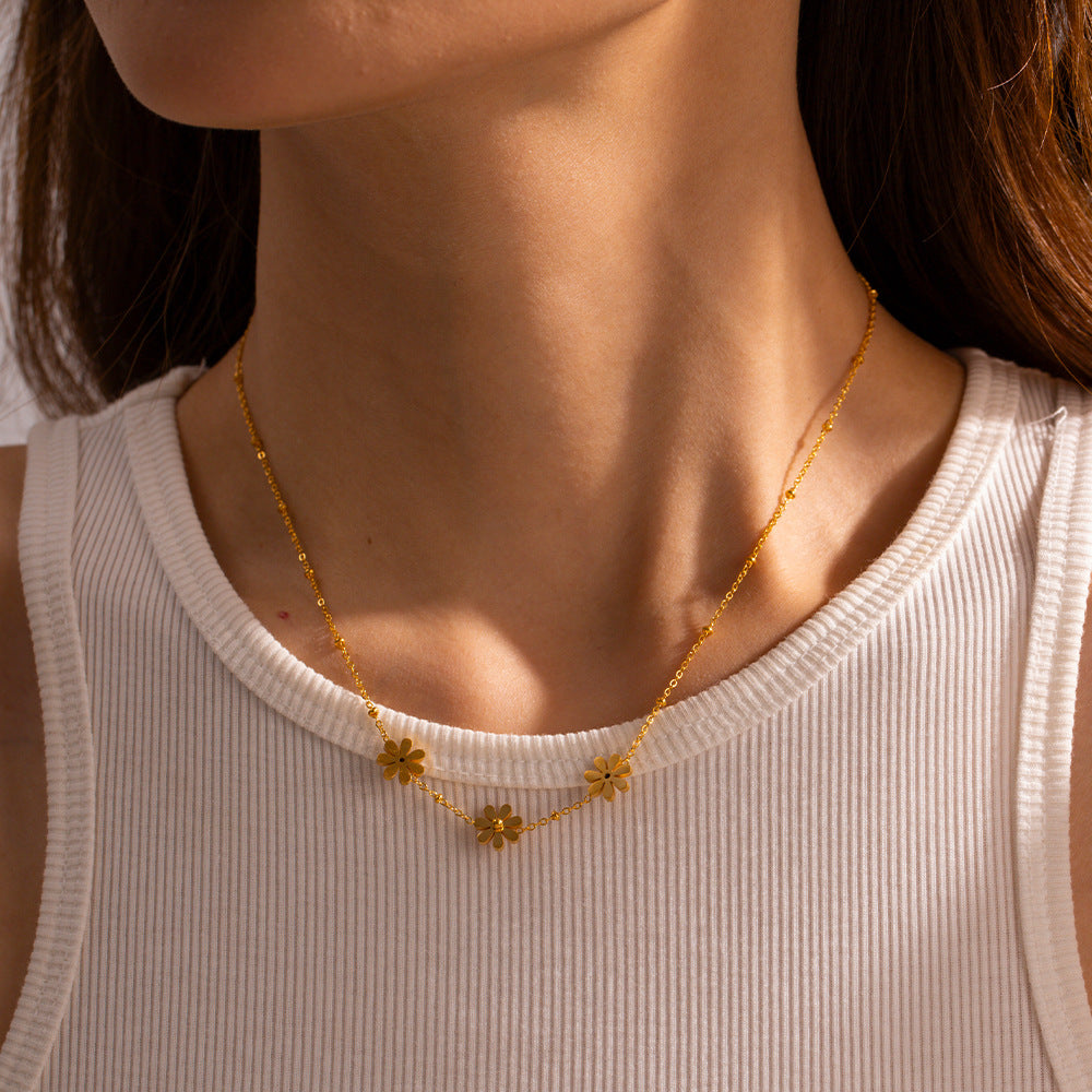 Daisy Flower Station Chain Necklace - Gold - 3