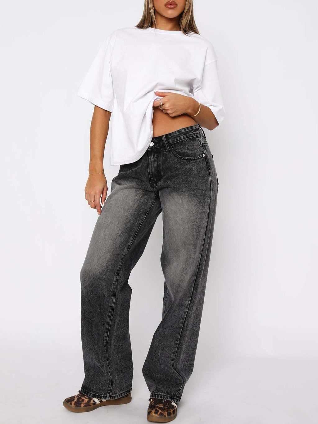 Mid Rise Relaxed Straight Leg Jeans - Grey