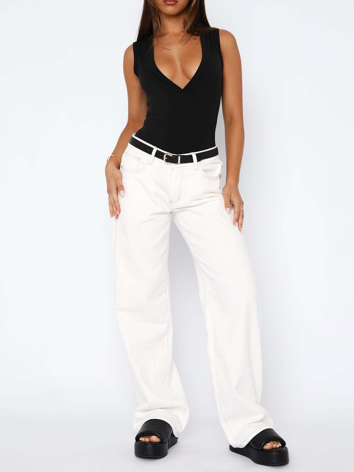 Mid Rise Relaxed Straight Leg Jeans - White