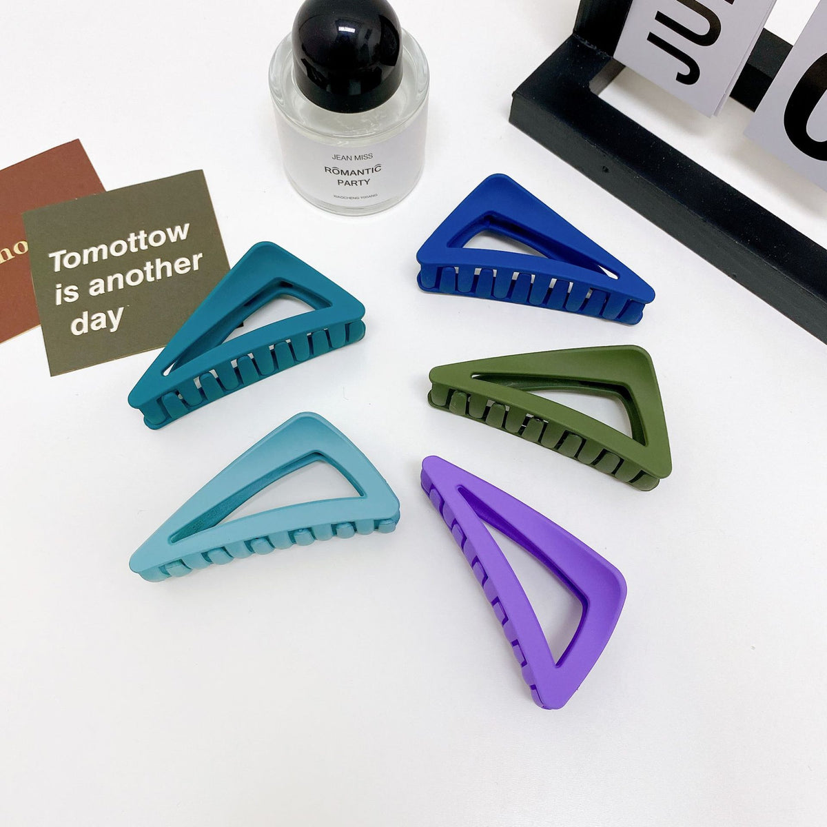 Matte Triangle Geometric Hair Claw Clip - view 4