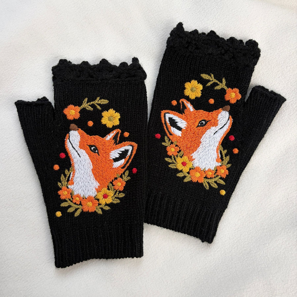 Autumn Fox Motif Fingerless Gloves With Lace Cuff - Black