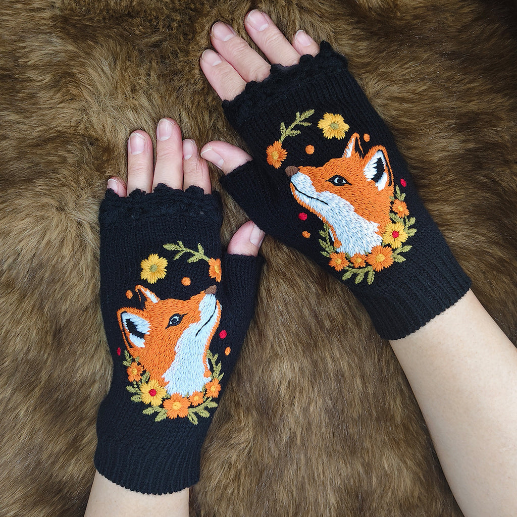 Autumn Fox Motif Fingerless Gloves With Lace Cuff - Black - 1