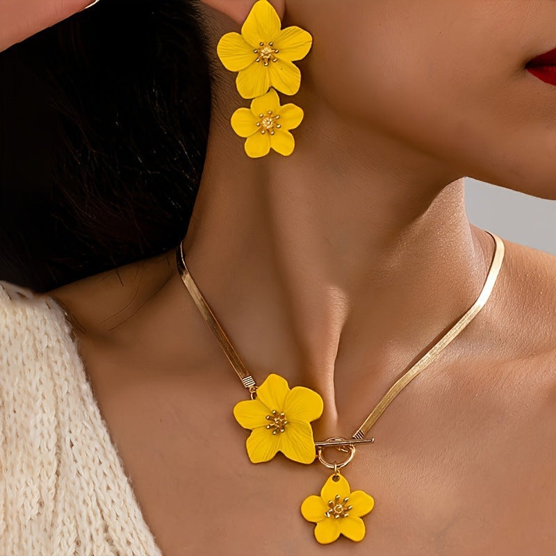 Flower Pendant Snake Chain Necklace Set - Yellow