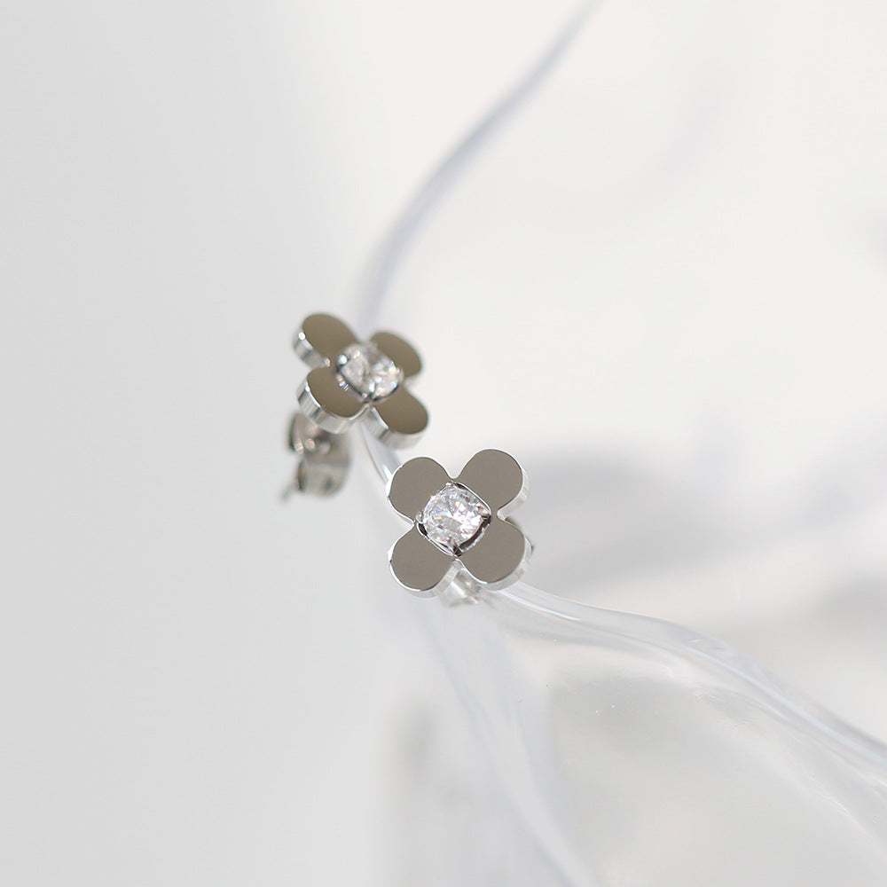 Tiny Clover Flower Crystal Stud Earrings - Silvery