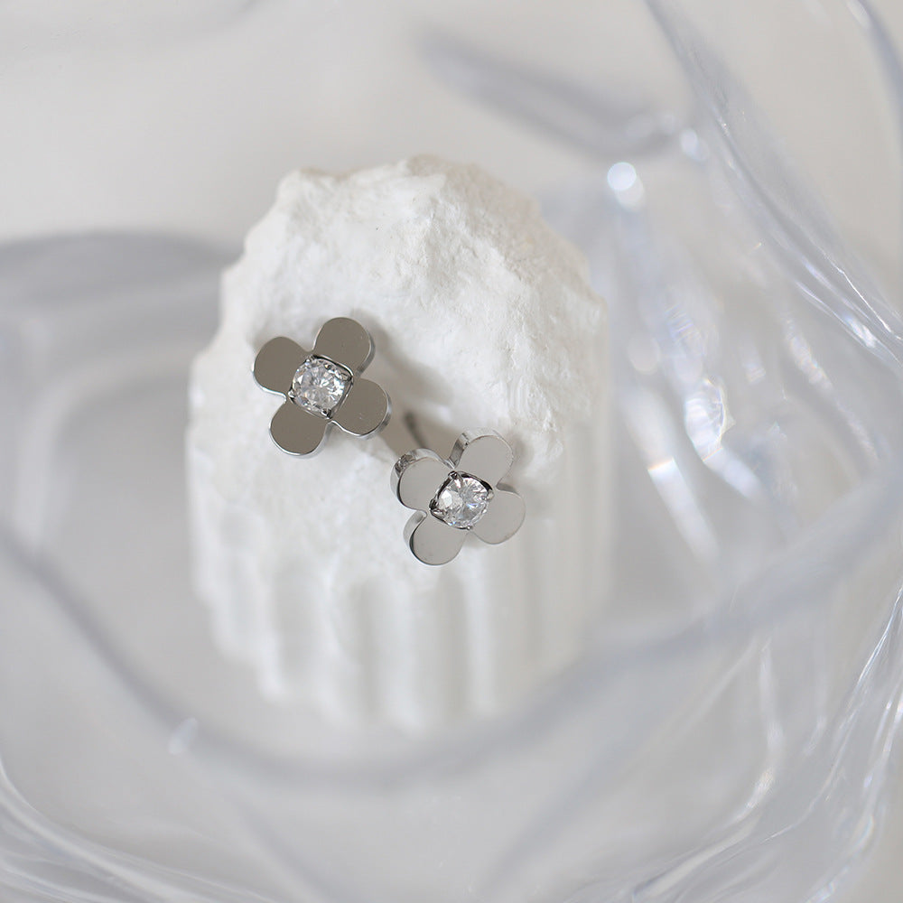 Tiny Clover Flower Crystal Stud Earrings - Silvery - 1