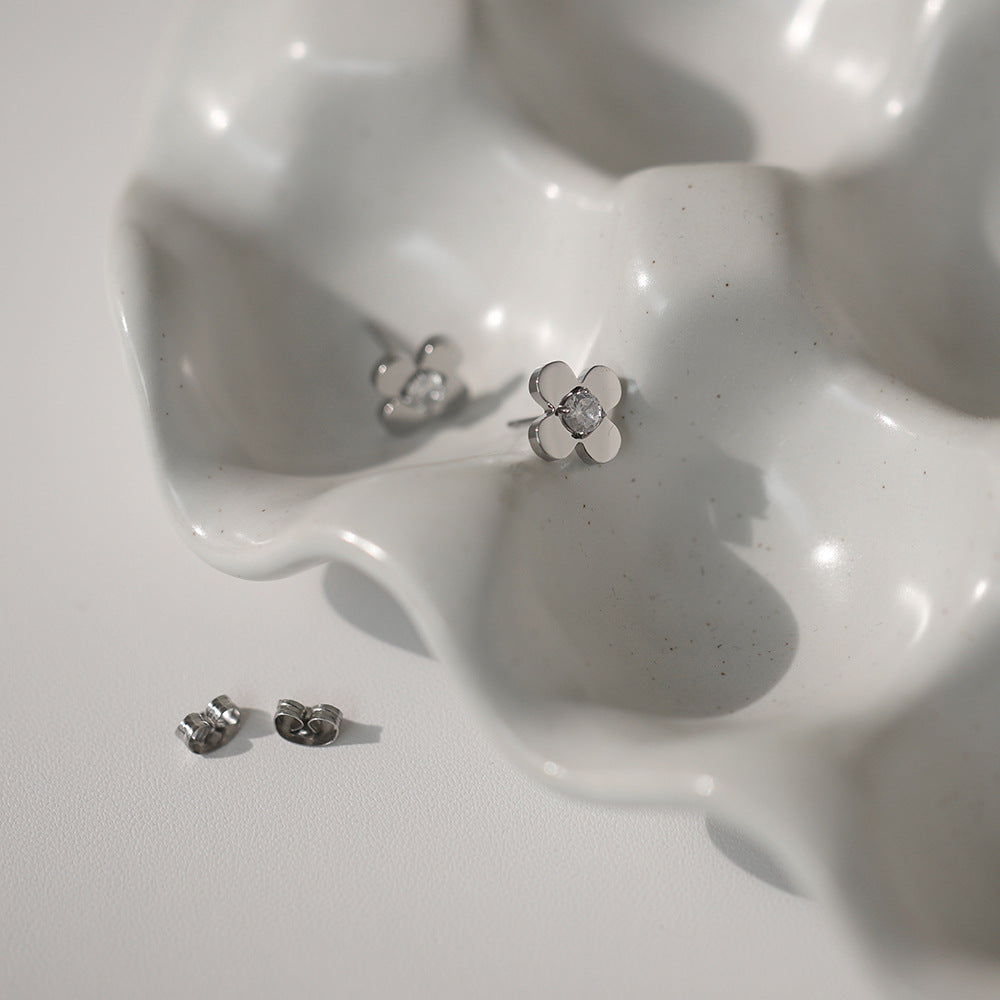 Tiny Clover Flower Crystal Stud Earrings - Silvery - 2
